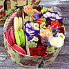 Цветы в коробке с макарунами "Афродита" - меленькое изображение 2