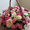 Корзина с белыми и розовыми розами "Нежная" - меленькое изображение 2