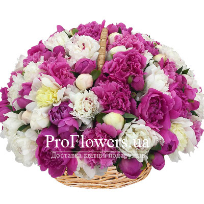 Basket with peonies "Incredible impression"