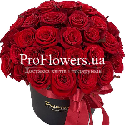 25 красных роз в коробке "Влюбленность"