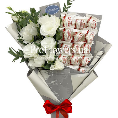 Bouquet of sweets and flowers "Pleasure"