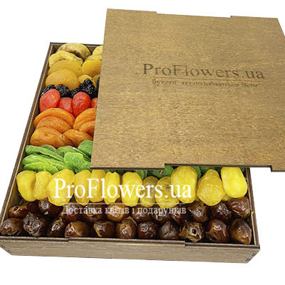 Assorted dried fruits "Useful sweets"