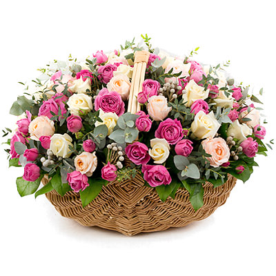 Basket with white and pink roses "Tender"