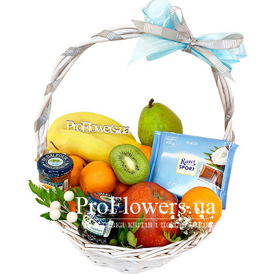 Basket with sweets "Pleasant wish"