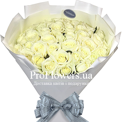 Bouquet of white roses "Recognition"