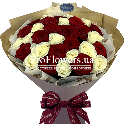 25 roses "Love with accent"