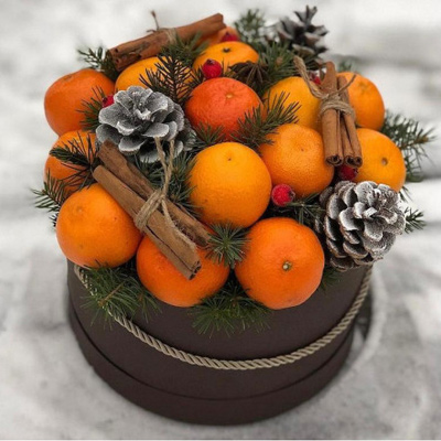 Bouquet of tangerines in a box "Cozy evening"