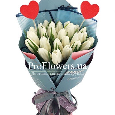 25 snow-white tulips with a topper "Declaration of love"