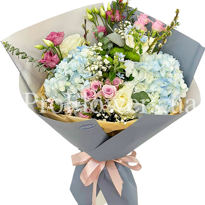 Bouquet of hydrangeas and roses "Magic"