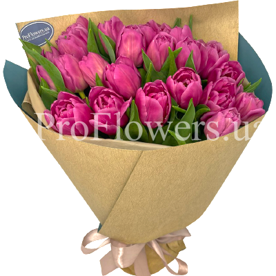 25 рожевих тюльпанів у крафті