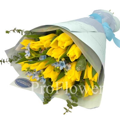 15 жовтих тюльпанів із сезонними квітами