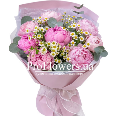 Bouquet with 9 peonies and tanacetum