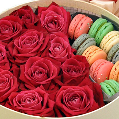 Roses with macaroons in the box "For you" - picture 2
