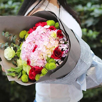 Bouquet with hydrangea "Magic"