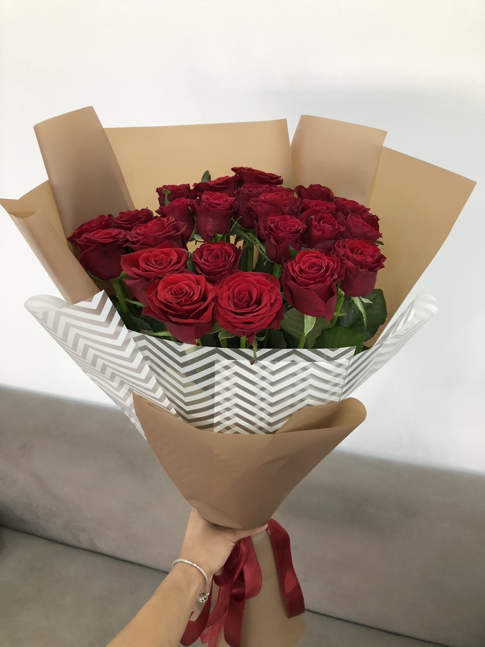 Букет з 25 троянд "Крафт" - зображення 3
