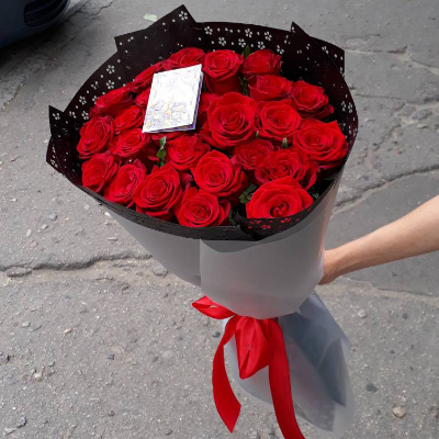 Bouquet of red roses "European" - picture 3