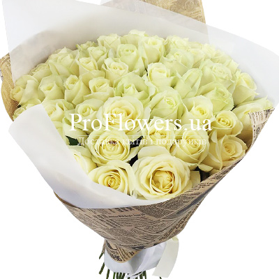 Bouquet of white roses "Mother of pearl"