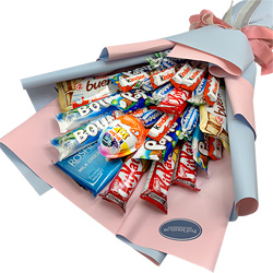 Букеты – лучший подарок, который можно дополнить конфетами