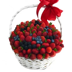  Basket with berries "Fairy Taste"