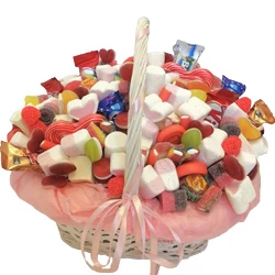 Basket with marshmallow "Sweet tooth"