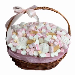 Basket with marshmallows "Pink clouds"