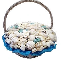 Basket with marshmallows "Swan Song"