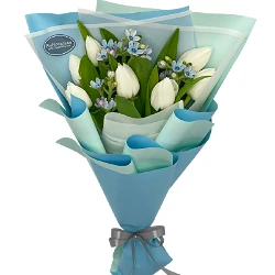 Bouquet of 7 white tulips