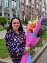 Delivery in Ukraine - Bouquet of 7 gladioli