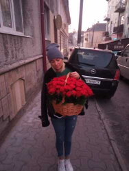 Delivery in Ukraine - Basket "101 scarlet roses"