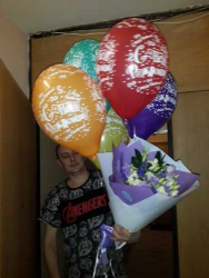 Order with delivery - Bouquet of flowers with balloons "Gentle hugs"