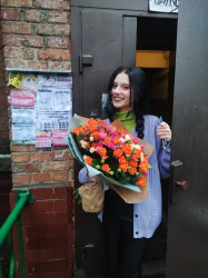 Доставка по Україні - Букет кущових троянд "Кленовий сироп"