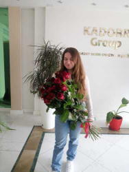 Order with delivery - 1 Meter Ukrainian red roses by the piece