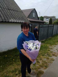 Delivery in Ukraine - Bouquet of chrysanthemums and irises "Grace"