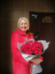 Європейський букет з 51 червоної троянди - купити в квітковому магазині ProFlowers.ua