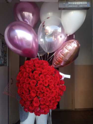 Delivery in Ukraine - Bouquet with gifts "My only one!"