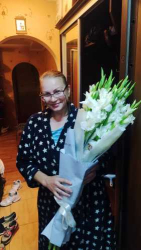 Delivery in Ukraine - Bouquet of 11 gladioli