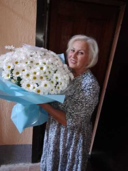Delivery in Ukraine -  Bouquet of chrysanthemums "Azure"