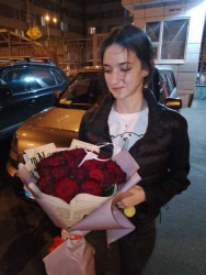 31 червона троянда "Бордо" - купити в квітковому магазині ProFlowers.ua