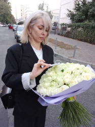 Buy with delivery - Snow-white bouquet "For the Goddess!"