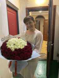 Delivery in Ukraine - Bouquet of 101 red and white roses in heart