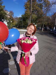 Доставка по Україні - Букет з кульками "Моїй королеві"