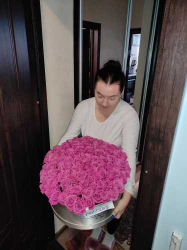 Доставка по Україні - 101 рожева троянда в коробці