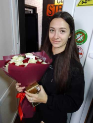25 троянд "Кохання з акцентом" - купити в квітковому магазині ProFlowers.ua