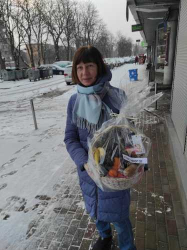 Delivery in Ukraine - Fruit basket "Useful sweets"