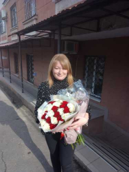 Доставка по Україні - 25 троянд "Кохання з акцентом"
