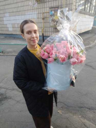 Доставка по Украине - Нежные тюльпаны в коробке