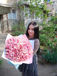 Доставка по Украине - 101 розовая роза "Лесли"