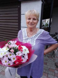 Доставка по Україні - Букет із хризантем і троянд "Бажання"