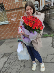 Доставка по Україні - 101 червона троянда