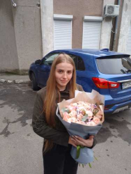 Delivery in Ukraine - Bouquet of flowers "Glade of roses"
